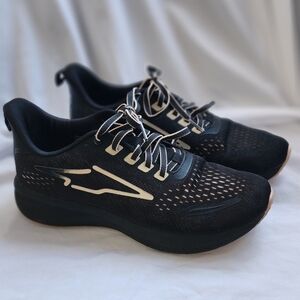 Brooks Sneaker